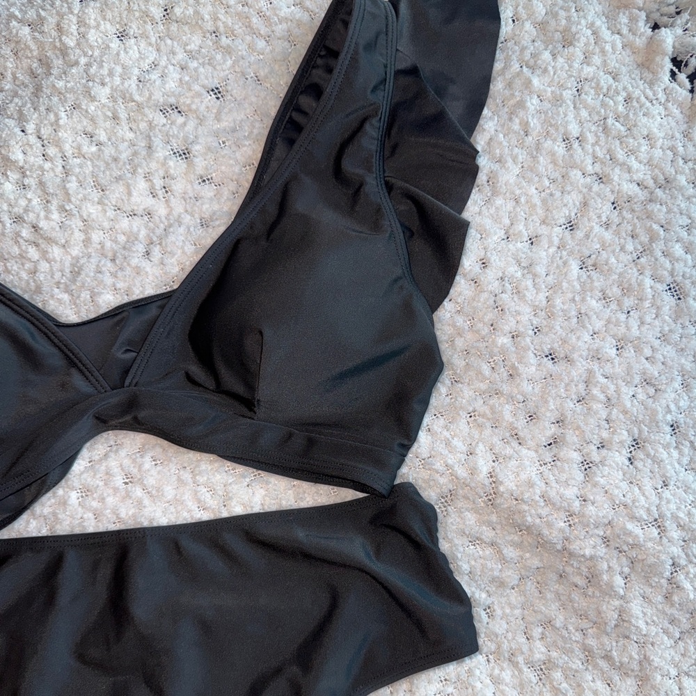 Black Ruffle Bikini Set - Picture 5 of 6